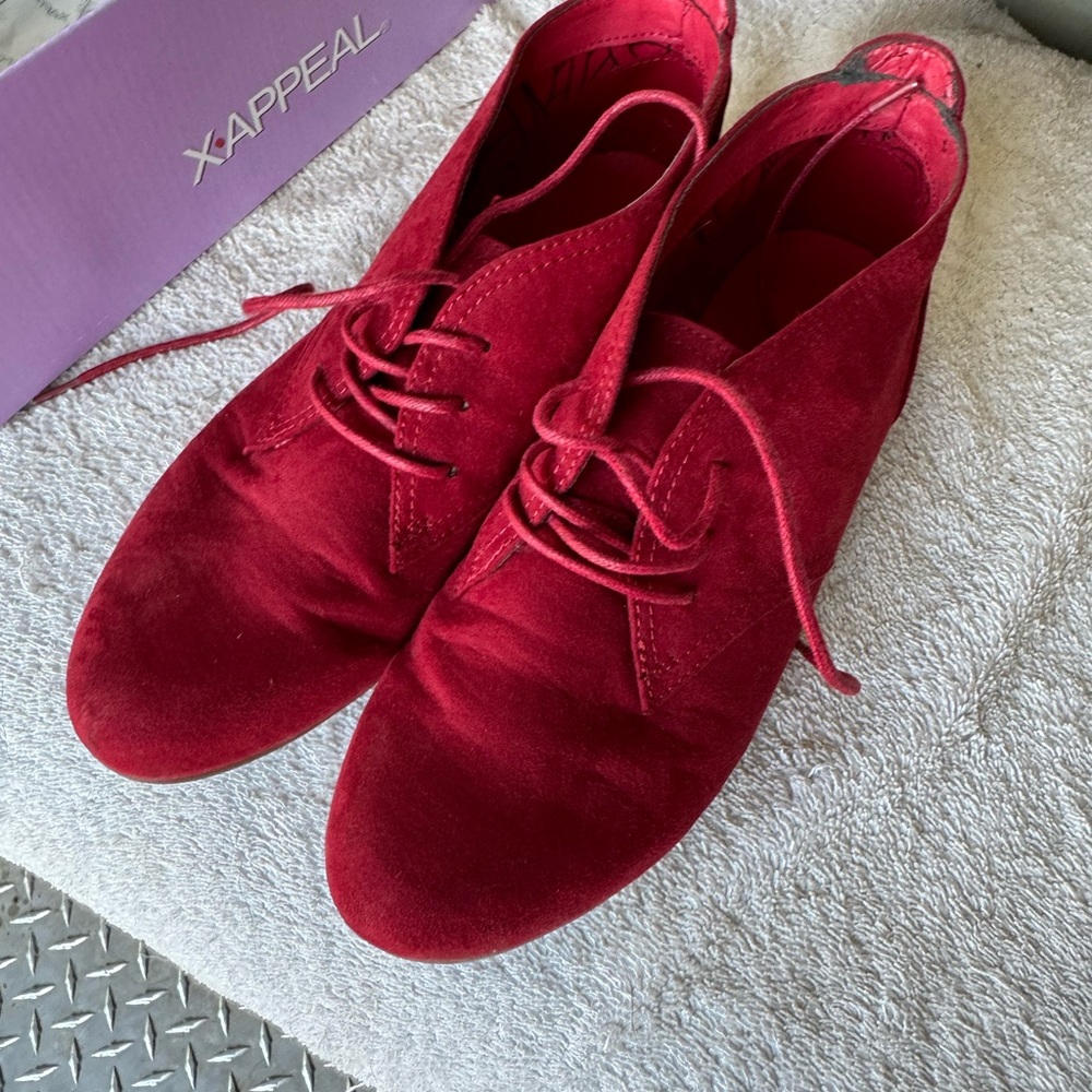 Red flat shoes